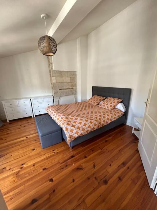 Appartement Au Coeur De Perigueux Luaran gambar